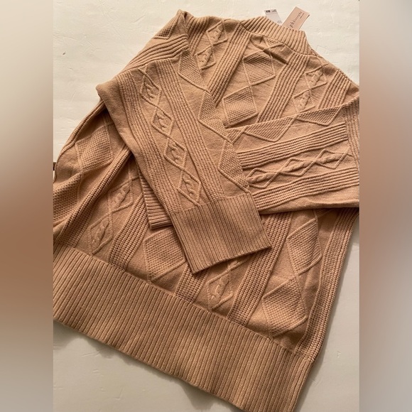 Philosophy Sweater Large Beige Cable Net NWT - Picture 4 of 14